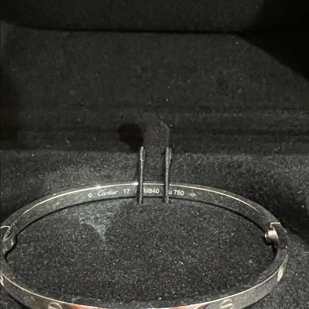 LOVE 18K white gold small 6 diamond bracelet. Excellent condition. Make offer. - Picture 3 of 5